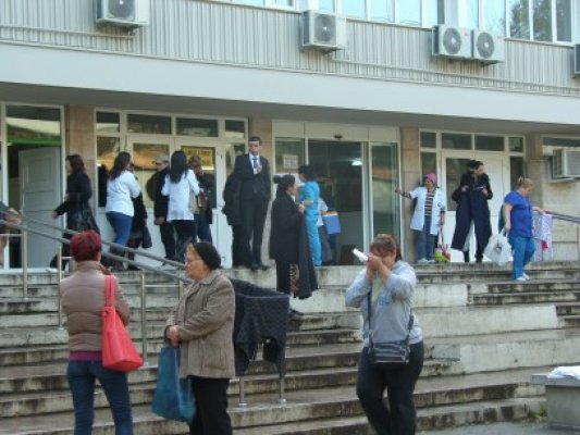 Medicii ameninţă că vor intra în grevă generală din 28 noiembrie